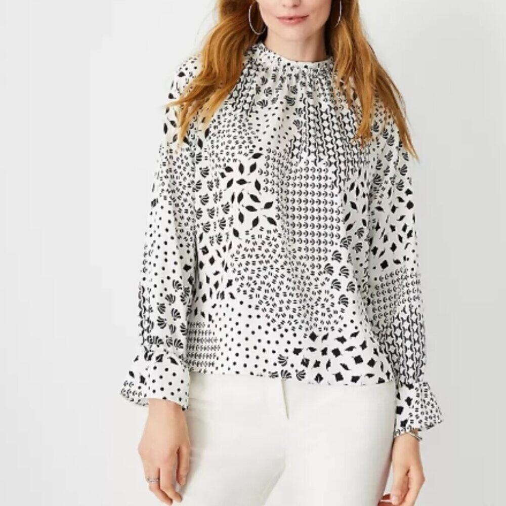Ann Taylor Geo Ruffle Mock Neck Top Style #:556679 Size: Small Color: Winter Whi